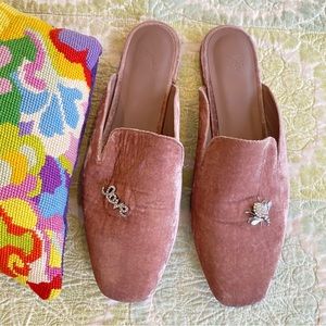 Joie Jadine Embellished Smoky Pink
Velvet Mule